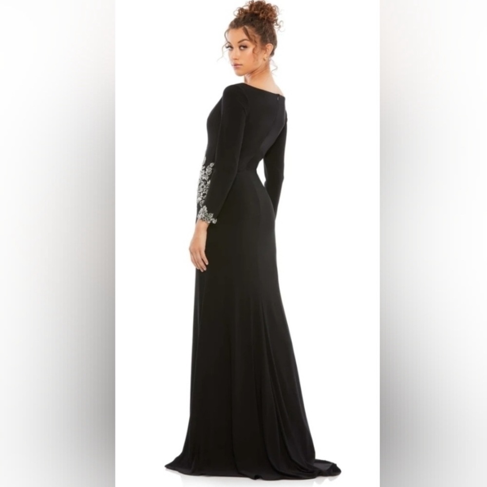 Mac Duggal NWT black FLORAL EMBELLISHED
FAUX WRAP JERSEY GOWN size 6 - Picture 2 of 11